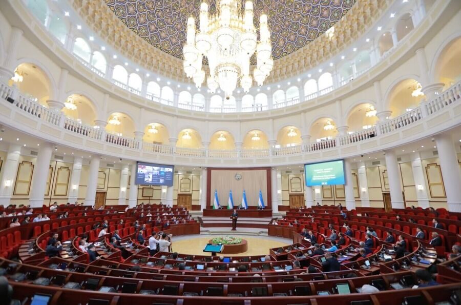 Народно-демократическая партия Узбекистана объявила себя оппозиционной фракцией