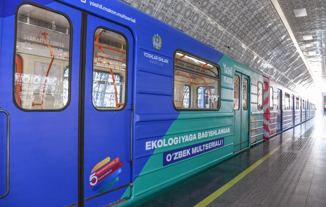 Toshkent metrosining poyezdi noodatiy koʻrinishga keltirildi