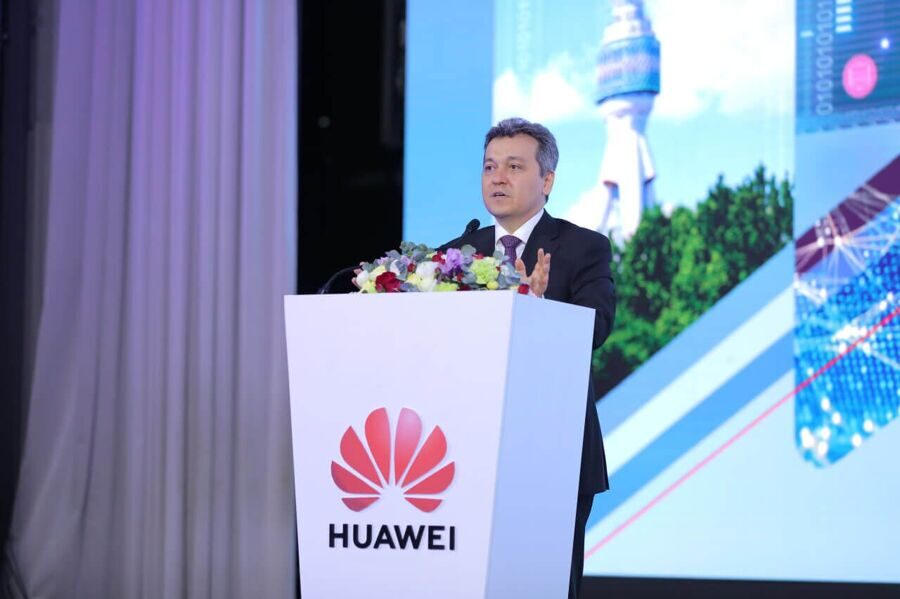Huawei провел в Ташкенте мероприятие «Ускорение интеллектуального мира» 
