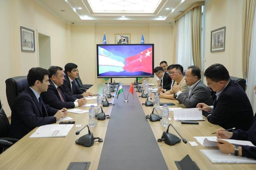 lushang-group-meeting-2025_1.jpg