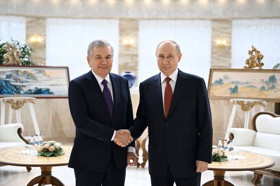 Президенты Узбекистана и России провели телефонный разговор