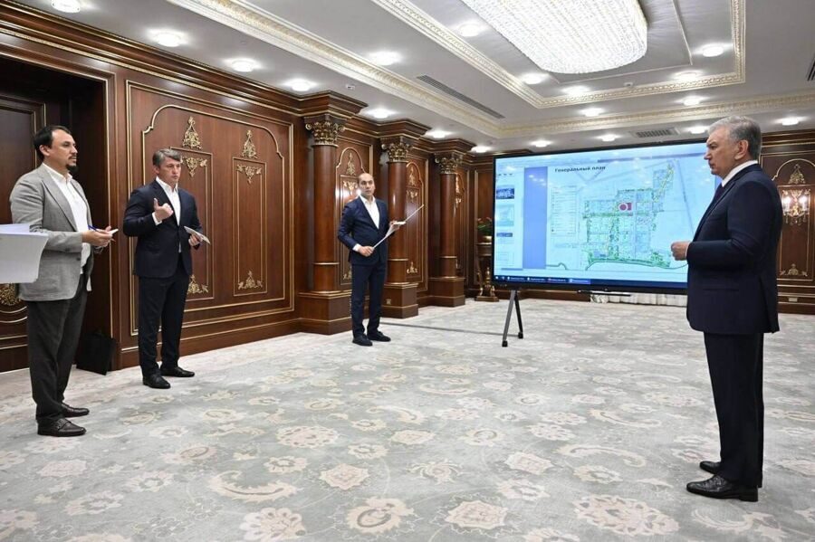 Президент Шавкат Мирзиёев 14 апреля ознакомился с презентацией проектов в области туризма и строительства