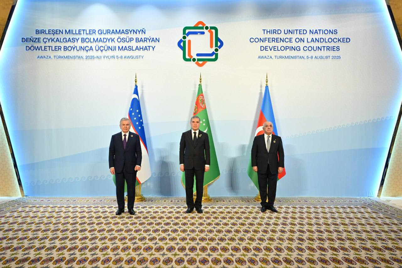 "O‘zbekiston - Turkmaniston - Ozarbayjon" formatida uch tomonlama uchrashuv bo‘lib o‘tdi