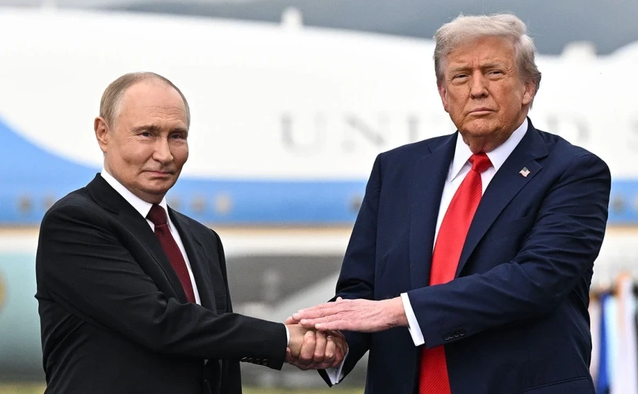 Владимир Путин и Дональд Трамп встретились на Аляске