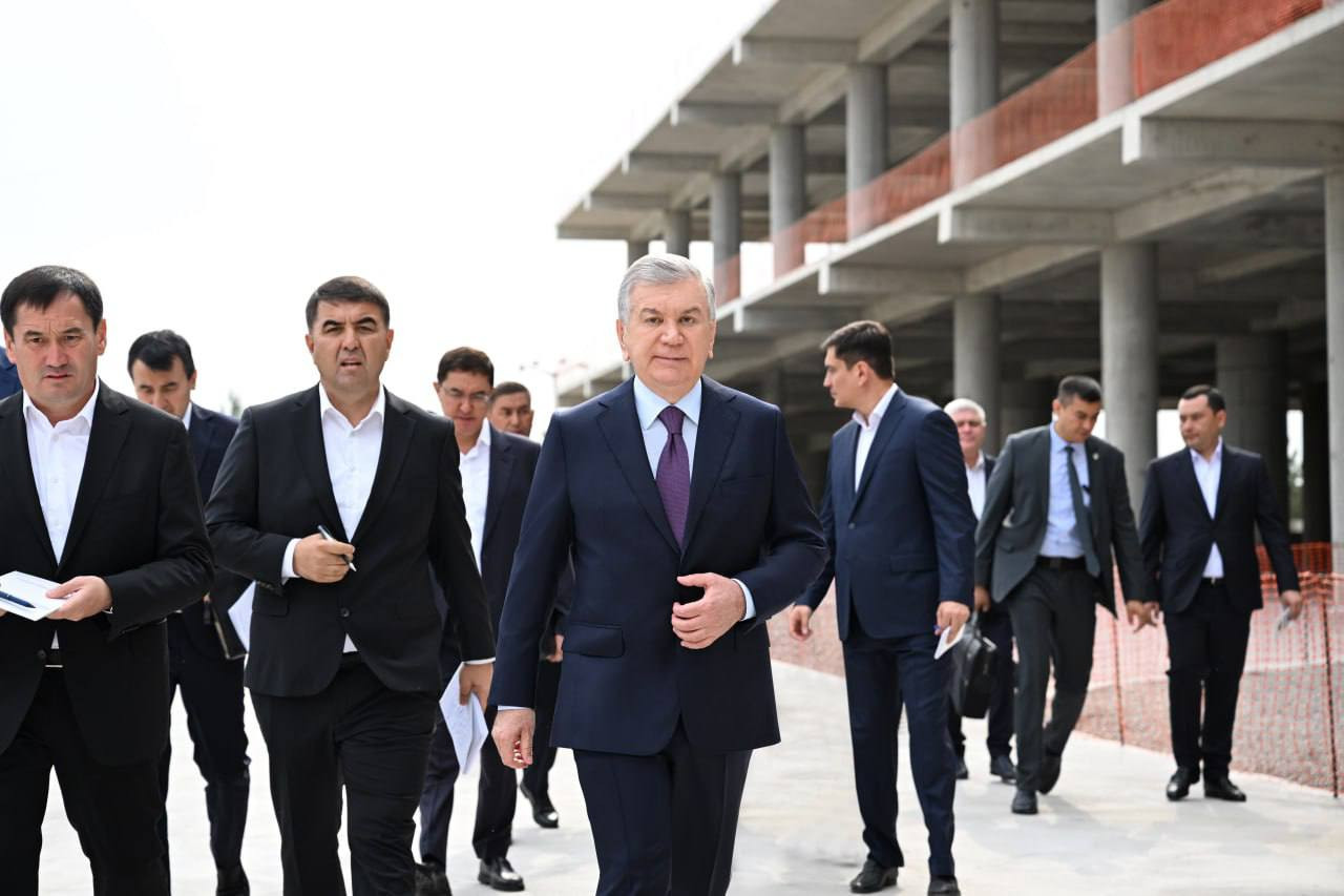 Prezident Namangan aeroportidagi bunyodkorlikni ko‘zdan kechirdi