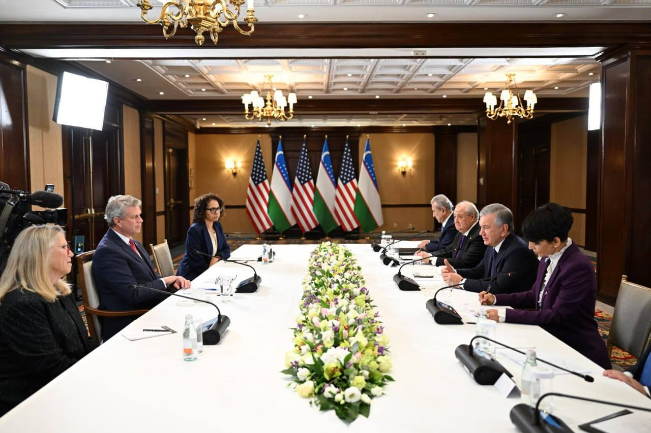 O‘zbekiston Prezidenti AQSH bilan parlamentlararo va hududlararo aloqalarni yanada rivojlantirish muhimligini ta’kidladi