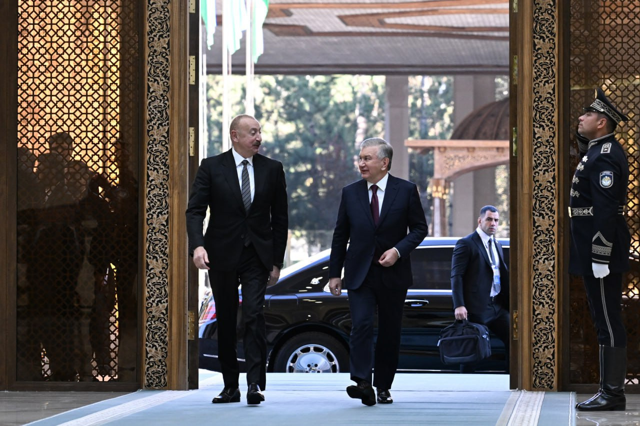 Президенты Узбекистана и Азербайджана провели встречу в Ташкенте