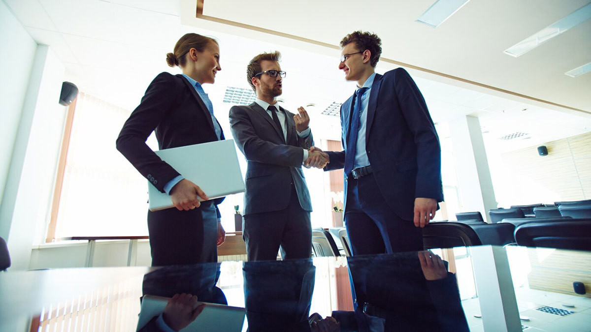 Госуслуги для бизнеса сократят до одного окна и 15 минут