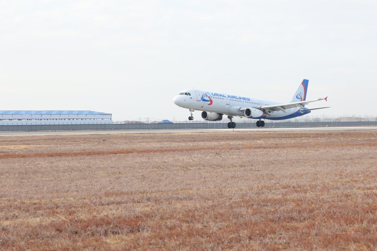 Qarshida “Uzbekistan Airports”ning 15 milloninchi yoʻlovchisi tantanali kutib olindi