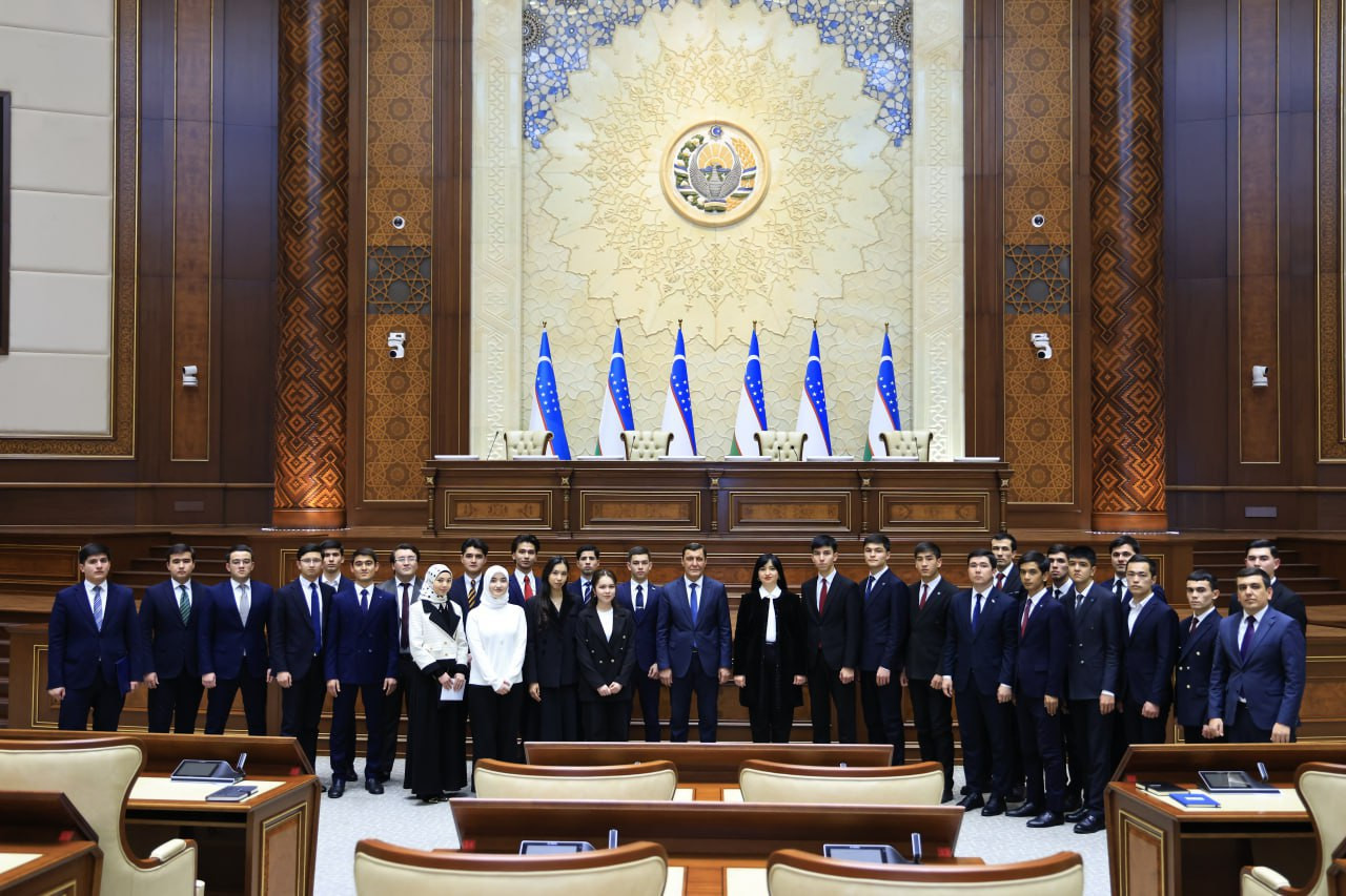 SHHT xalq diplomatiyasi markazi vakillari va talaba yoshlar Senat faoliyati bilan tanishdi