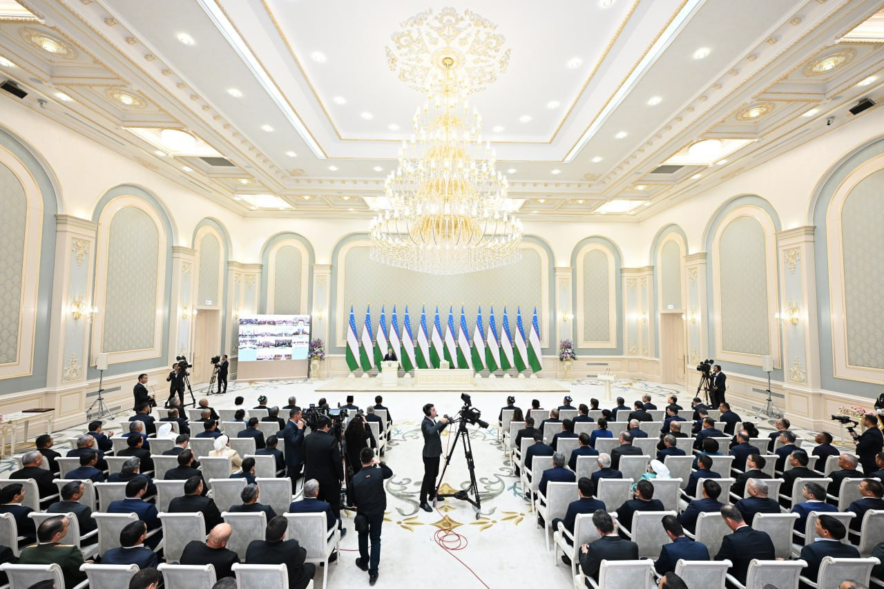 Shavkat Mirziyoyev Qishloq xoʻjaligi xodimlari kuni munosabati bilan soha vakillari bilan uchrashuv oʻtkazdi