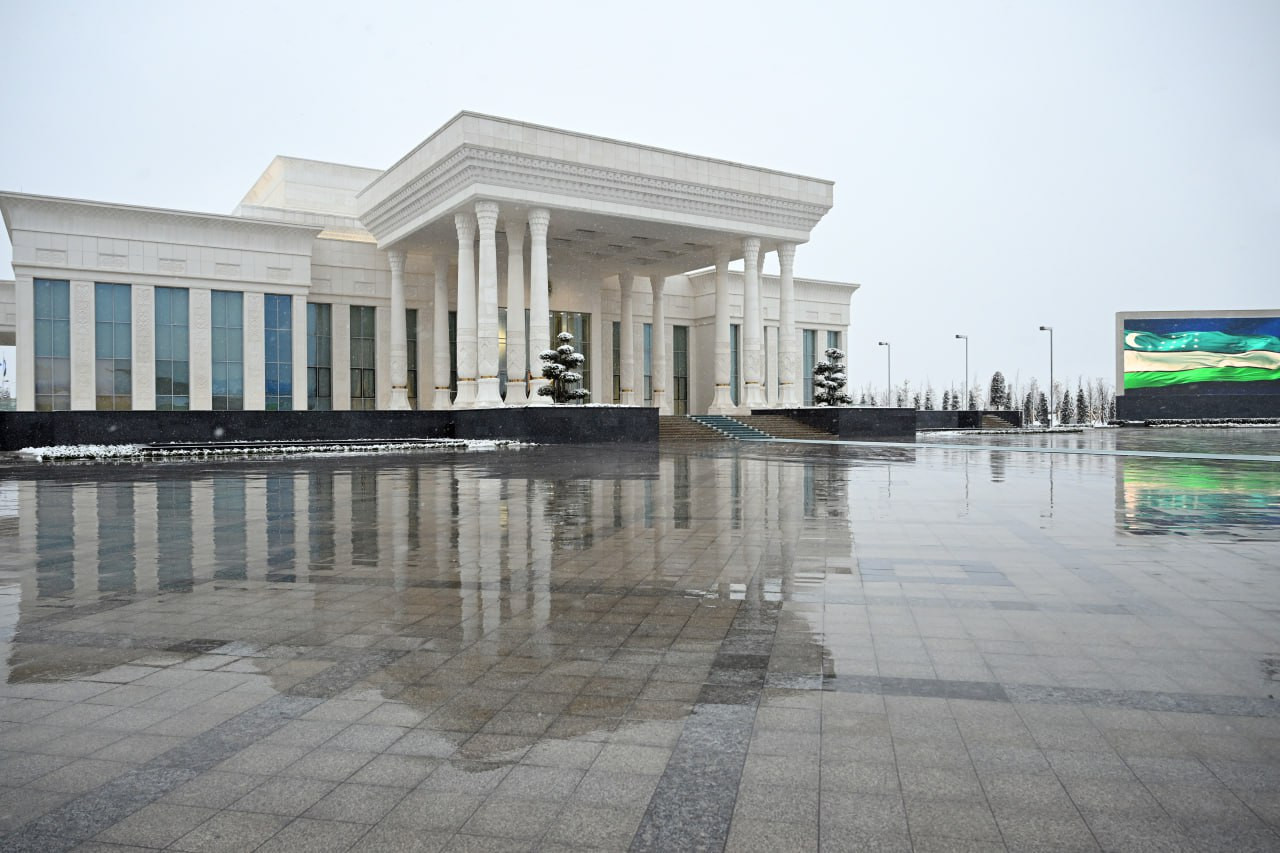 Мирзиёев отбыл в Японию с официальным визитом