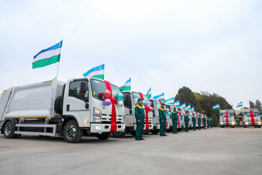 Surxondaryoda “Toza hudud”ga 12 ta yangi sanitariya texnikasi topshirildi