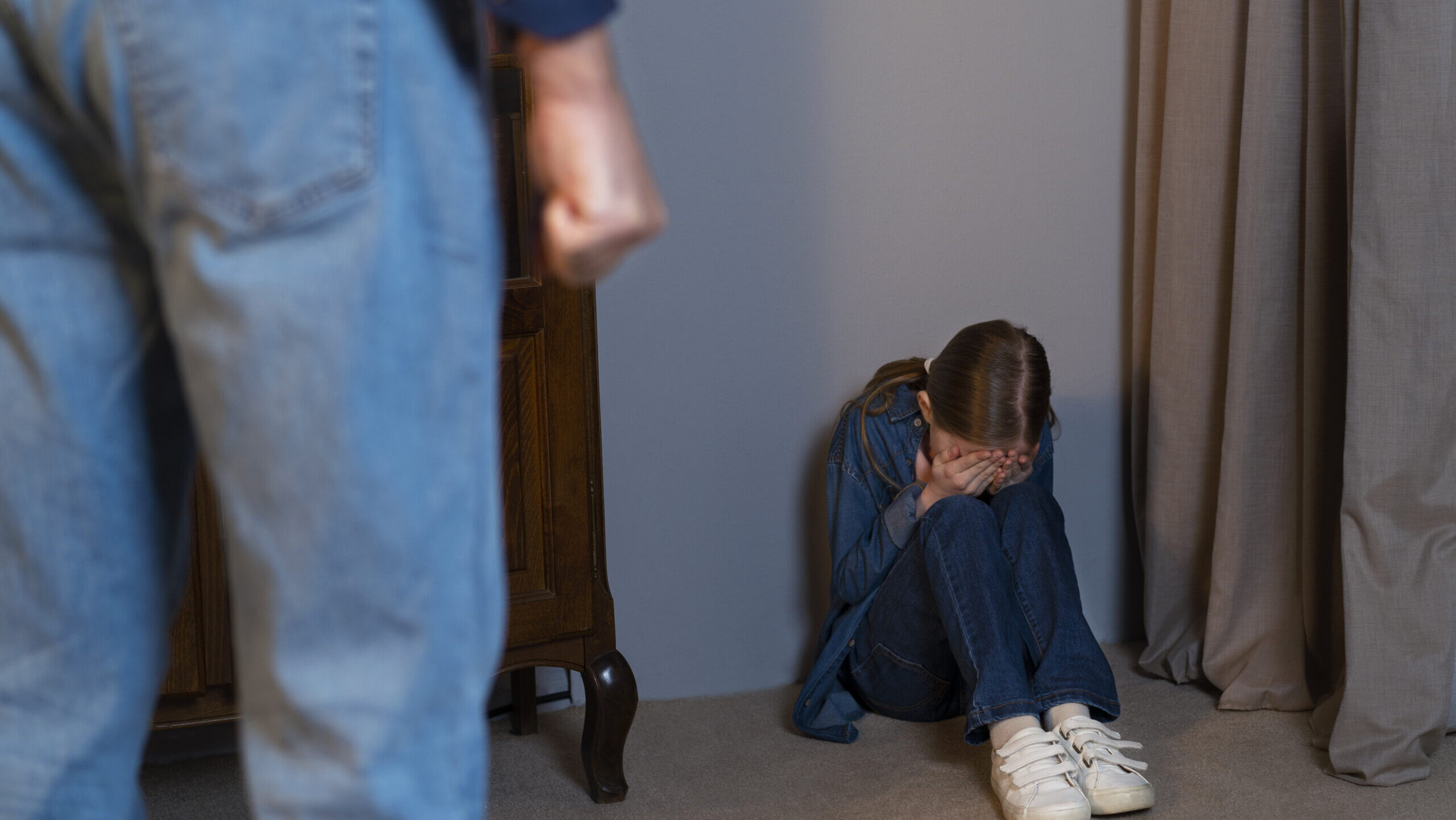 Для детей, подвергшихся насилию, создадут институт профессиональной приемной семьи