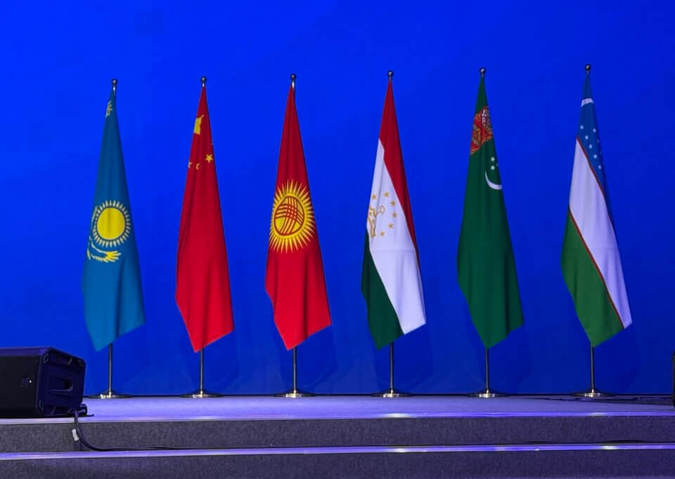 Markaziy Osiyo va Xitoy o'rtasidagi savdo aylanmasi birinchi marta 100 milliard dollardan oshdi.