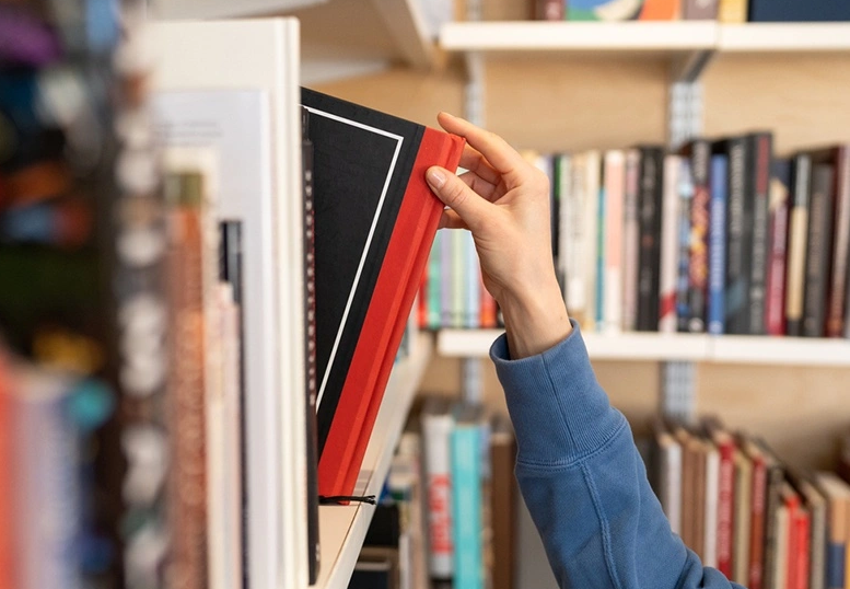 Eng koʻp kitob oʻqigan xodimga pul mukofoti beriladi