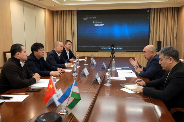 Toshkent viloyati hokimi Xitoy kompaniyasi bilan chiqindilarni qayta ishlash va yashil iqtisodiyotni rivojlantirish loyihalarini muhokama qildi