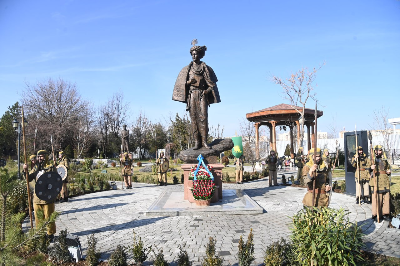 Zahiriddin Muhammad Bobur tavalludining 543 yilligi keng nishonlanmoqda