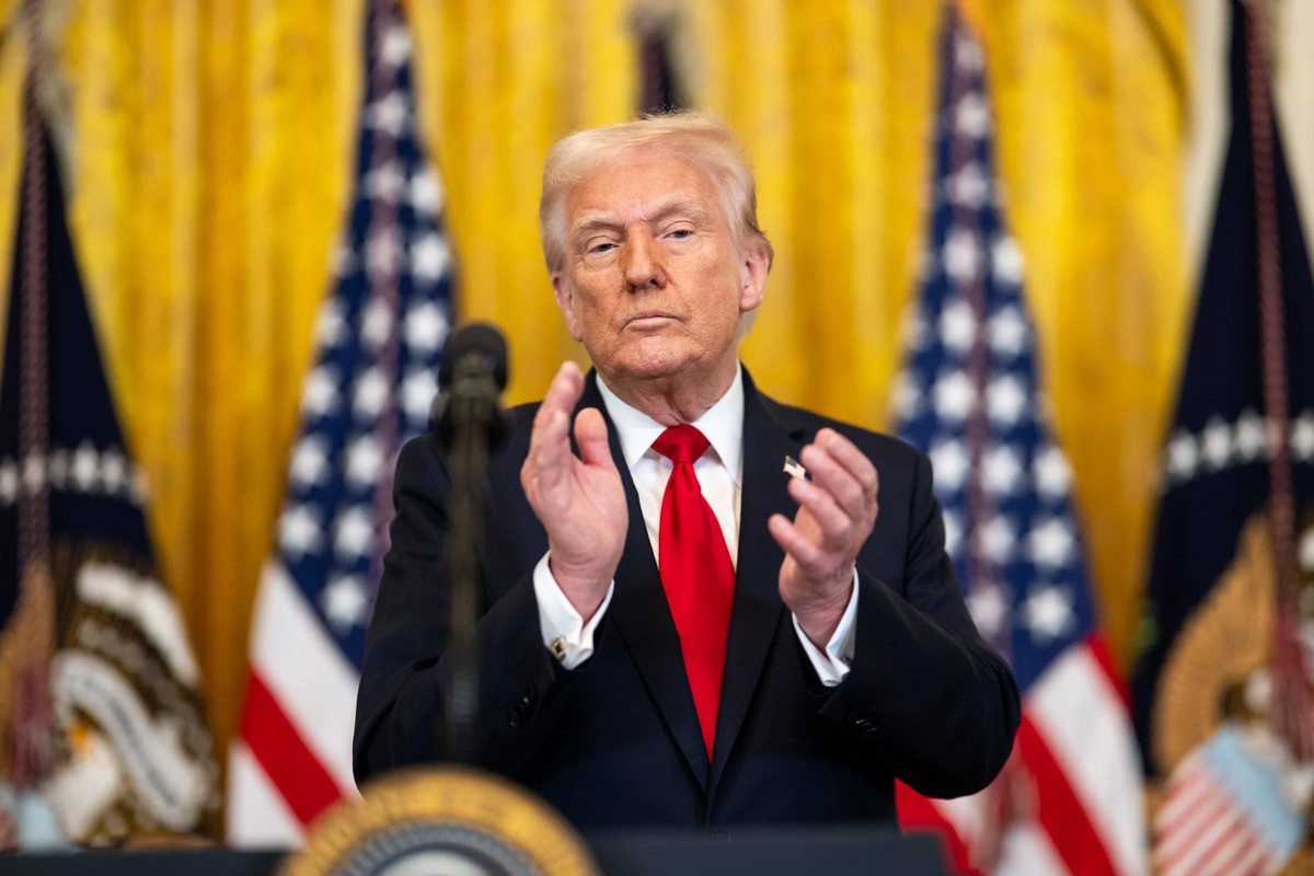 Трамп повысил глобальные пошлины на импорт до 15%