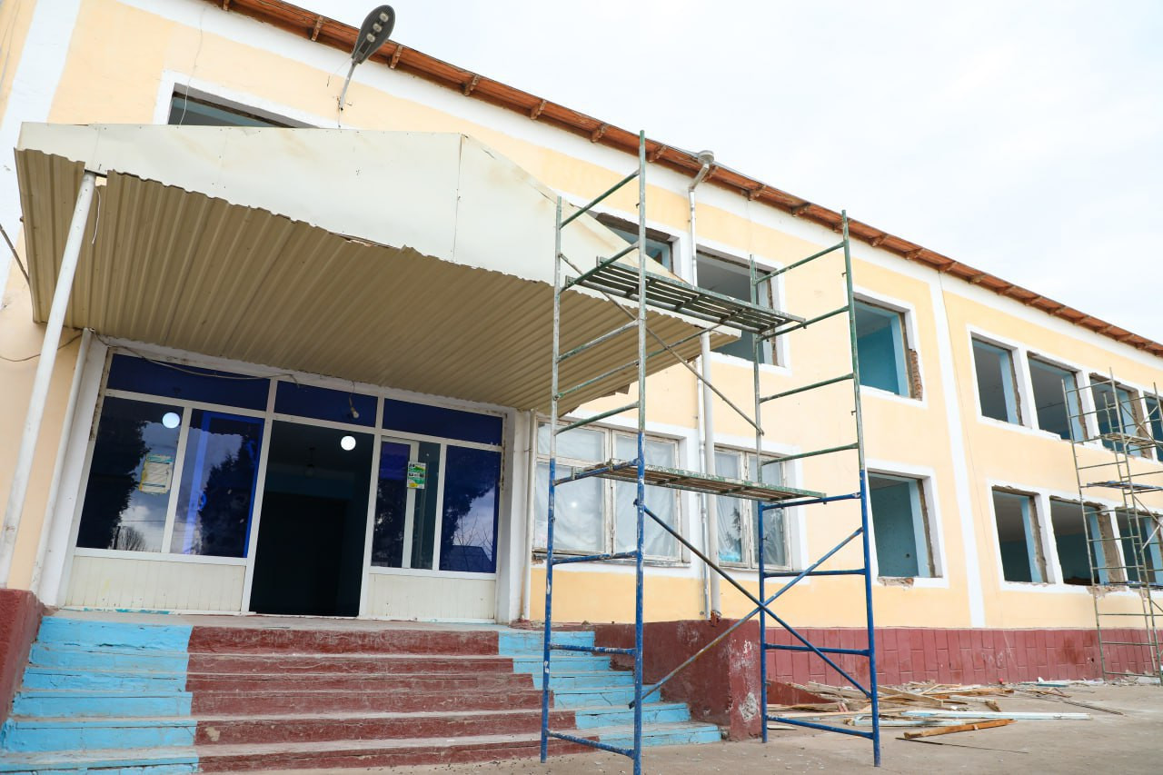 Denovda tadbirkor tashabbusi bilan maktab binosi kapital taʼmirlanmoqda