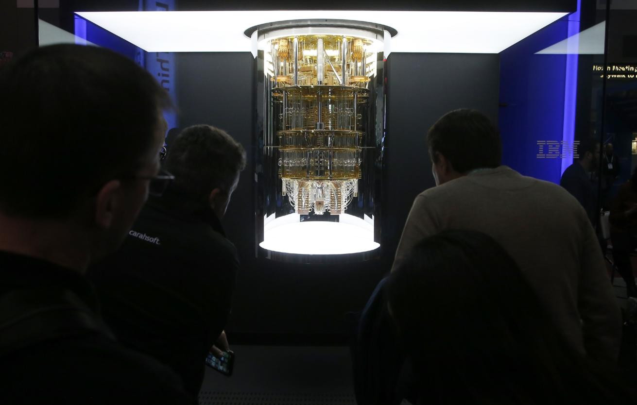 Ученые Узбекистана создали светящийся кристалл для квантовых технологий