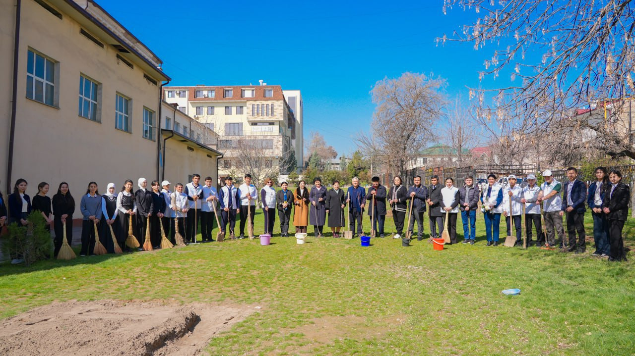 Senatorlar umumxalq hasharida faol ishtirok etdi