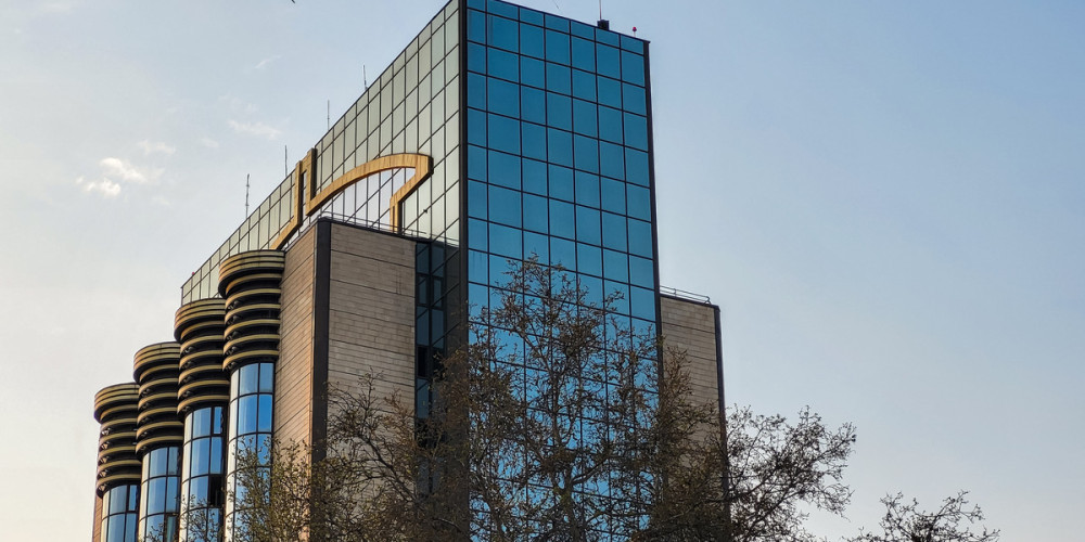 ЦБ предложил снизить порог контроля переводов до 10,3 миллиона сумов