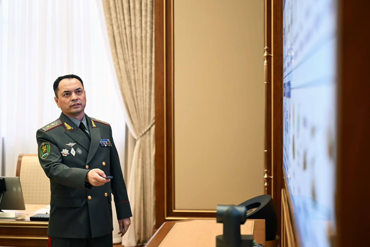 Шавкат Мирзиёев провел совещание по вопросам укрепления обороноспособности