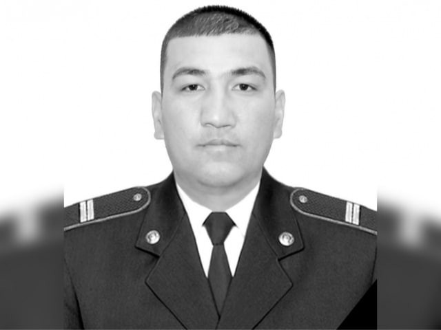 Shavkat Mirziyoyev marhum kichik serjant Xosilbek Eshnazarovni “Jasorat” medali bilan mukofotladi