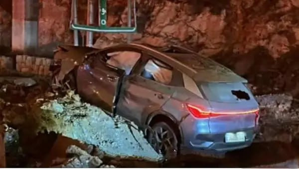 Электромобиль BYD пережил взрыв ракеты рядом с дорогой
