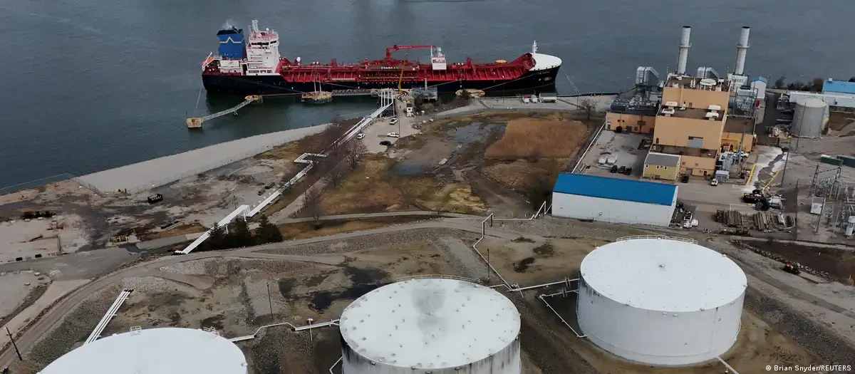 Нефть резко подешевела после перемирия США и Ирана