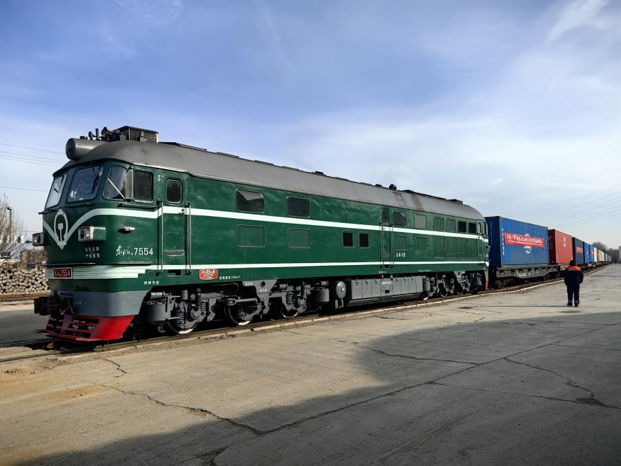 Из Пекина в Алматы запустили регулярный грузовой поезд