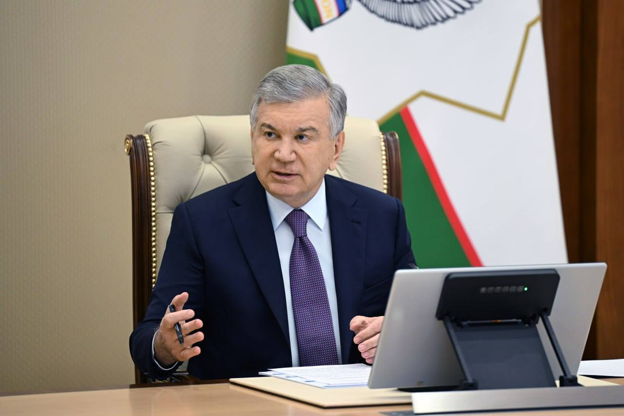 Qurolli Kuchlar Oliy Bosh Qoʻmondoni mamlakatimiz mudofaa qobiliyatini mustahkamlash va harbiy xizmatchilarni qoʻllab-quvvatlash masalalari yuzasidan yigʻilish oʻtkazdi