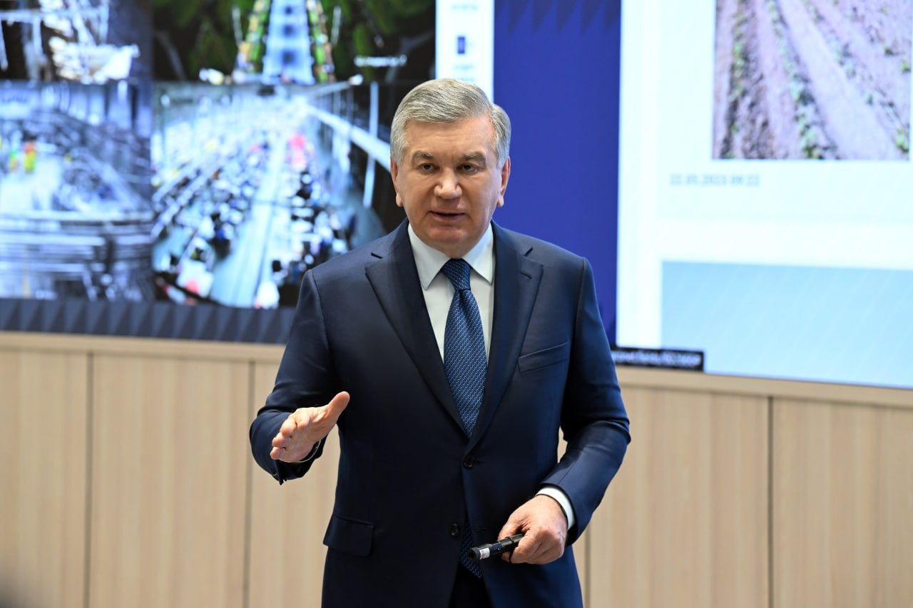 Shavkat Mirziyoyev Buxoro viloyatining yangi maʼmuriy markazida amalga oshirilayotgan bunyodkorlik ishlari bilan tanishdi