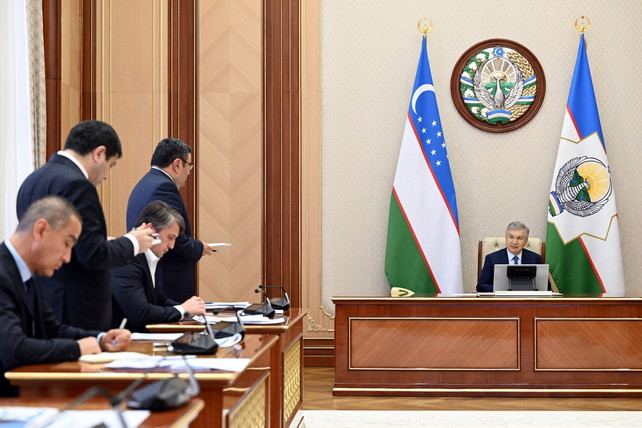 Prezident gidroenergetika va suv infratuzilmasini rivojlantirish chora-tadbirlarini ko'rib chiqdi