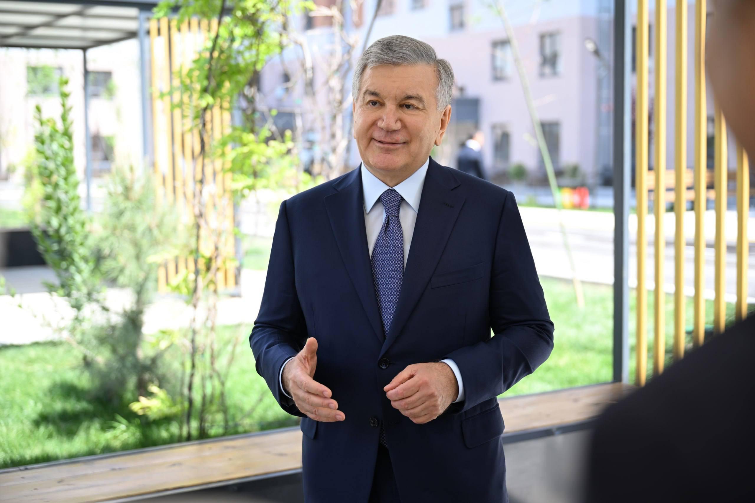 Shavkat Mirziyoyev Qoʻqon shahrida barpo etilayotgan yangi massiv bilan tanishdi