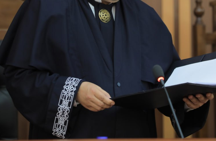 Sirdaryoda sudya 3,6 ming dollar pora bilan ushlandi