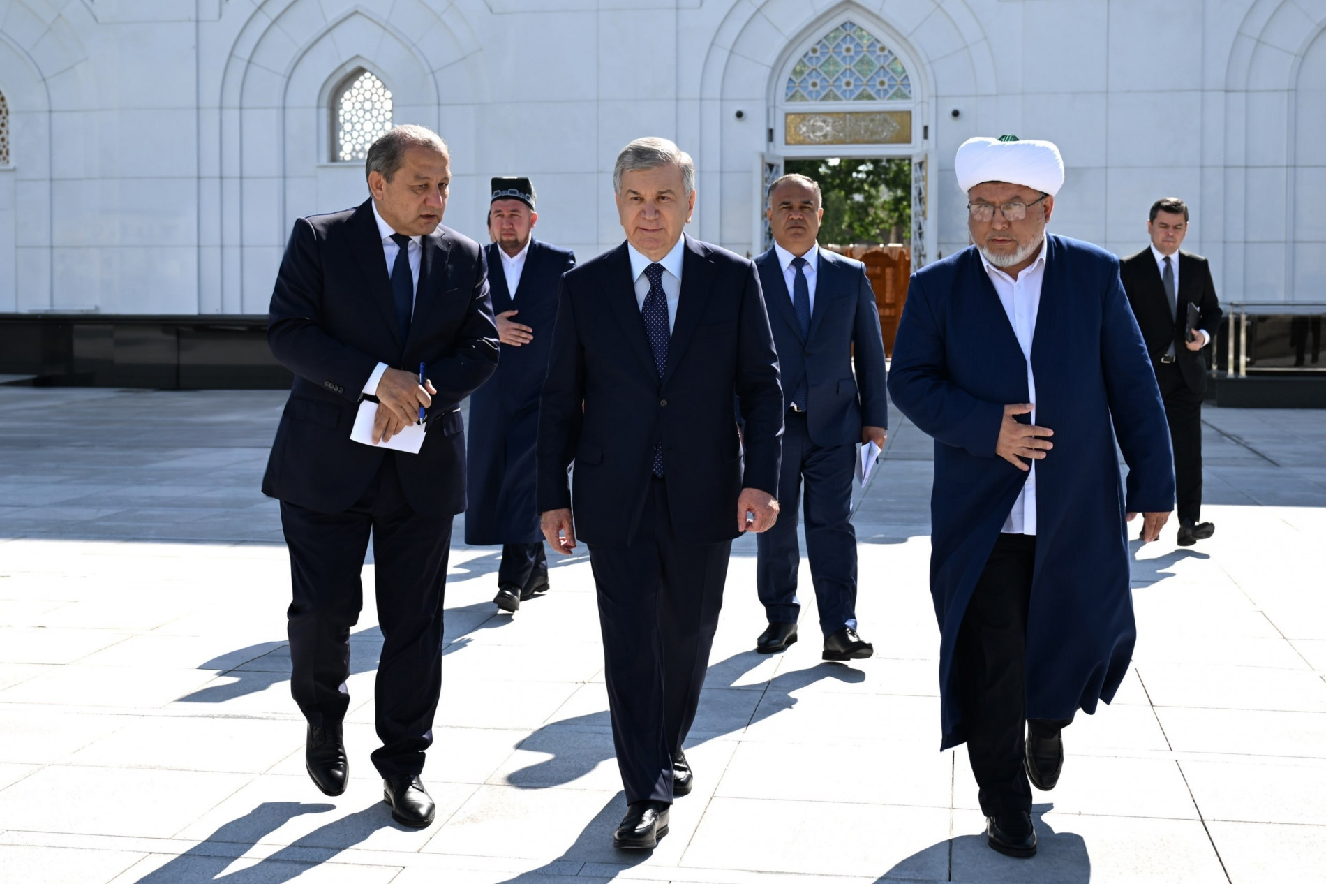 Prezidentimiz Imom Buxoriy maqbarasini ziyorat qildi