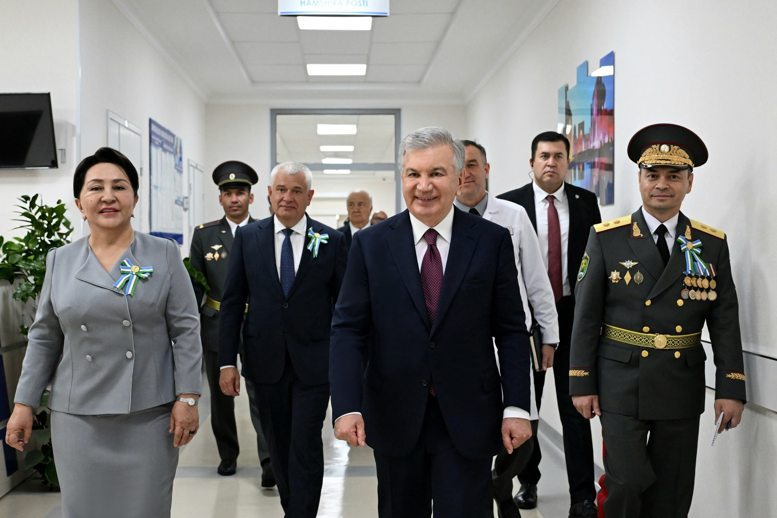 Shavkat Mirziyoyev Ikkinchi jahon urushi qatnashchilari va mehnat fronti faxriylarini ziyorat qilib, bayram bilan tabrikladi