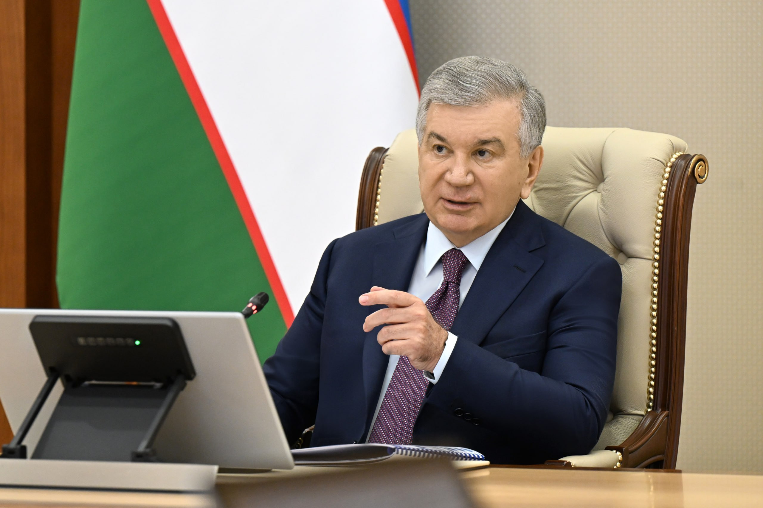 Qurolli Kuchlar Oliy Bosh Qoʻmondoni Shavkat Mirziyoyev harbiy kadrlar tayyorlash tizimini takomillashtirish va armiyani raqamlashtirish yuzasidan taqdimot bilan tanishdi