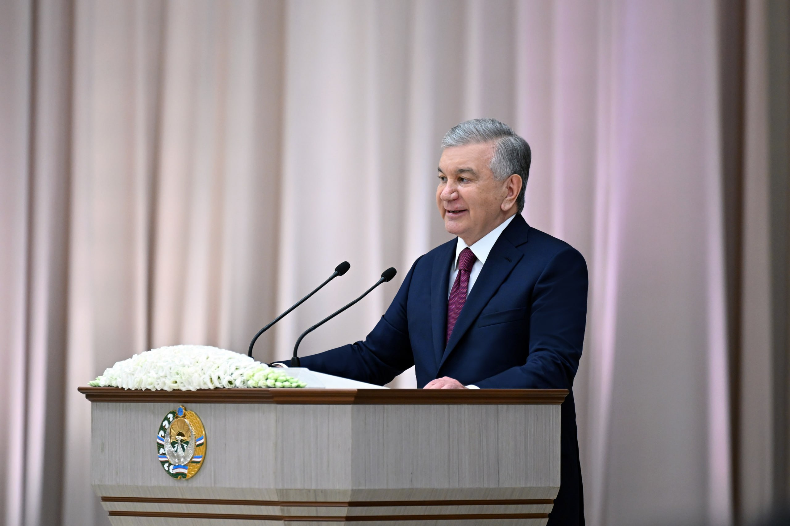 Bizga milliy ruhni uygʻotadigan sanʼat kerak, xalqni ilhomlantiradigan adabiyot kerak – Prezident