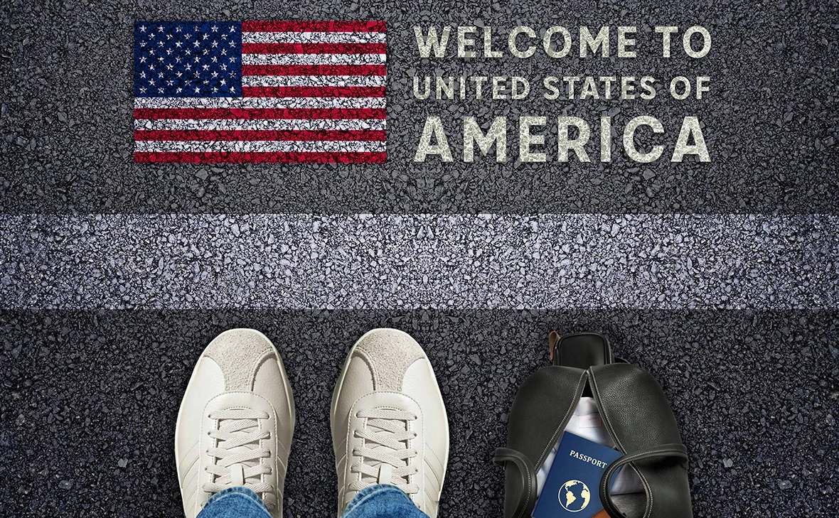 Суд в США признал незаконным визовый сбор в 100 тысяч долларов для специалистов по программе H-1B