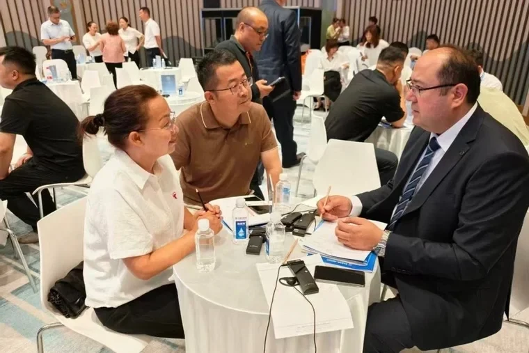 "O'zto'qimachiliksanoat" delegatsiyasi Xitoyda bo'lib o'tgan EXPO 2026 ko'rgazmasida memorandum imzoladi