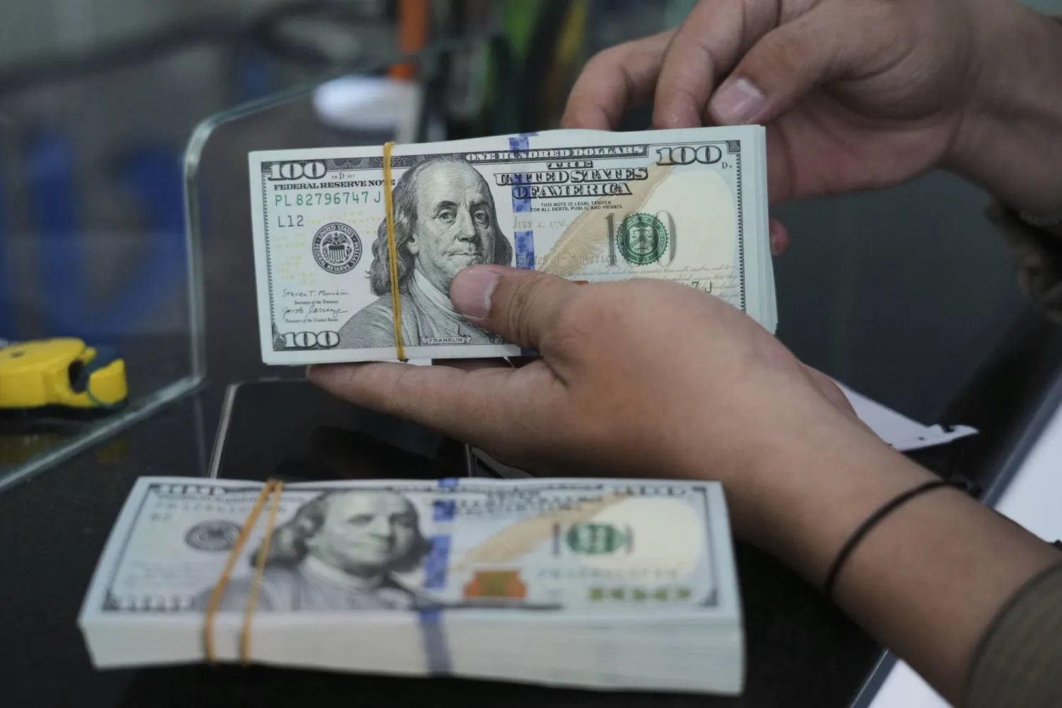 Dollar kursi oshdi