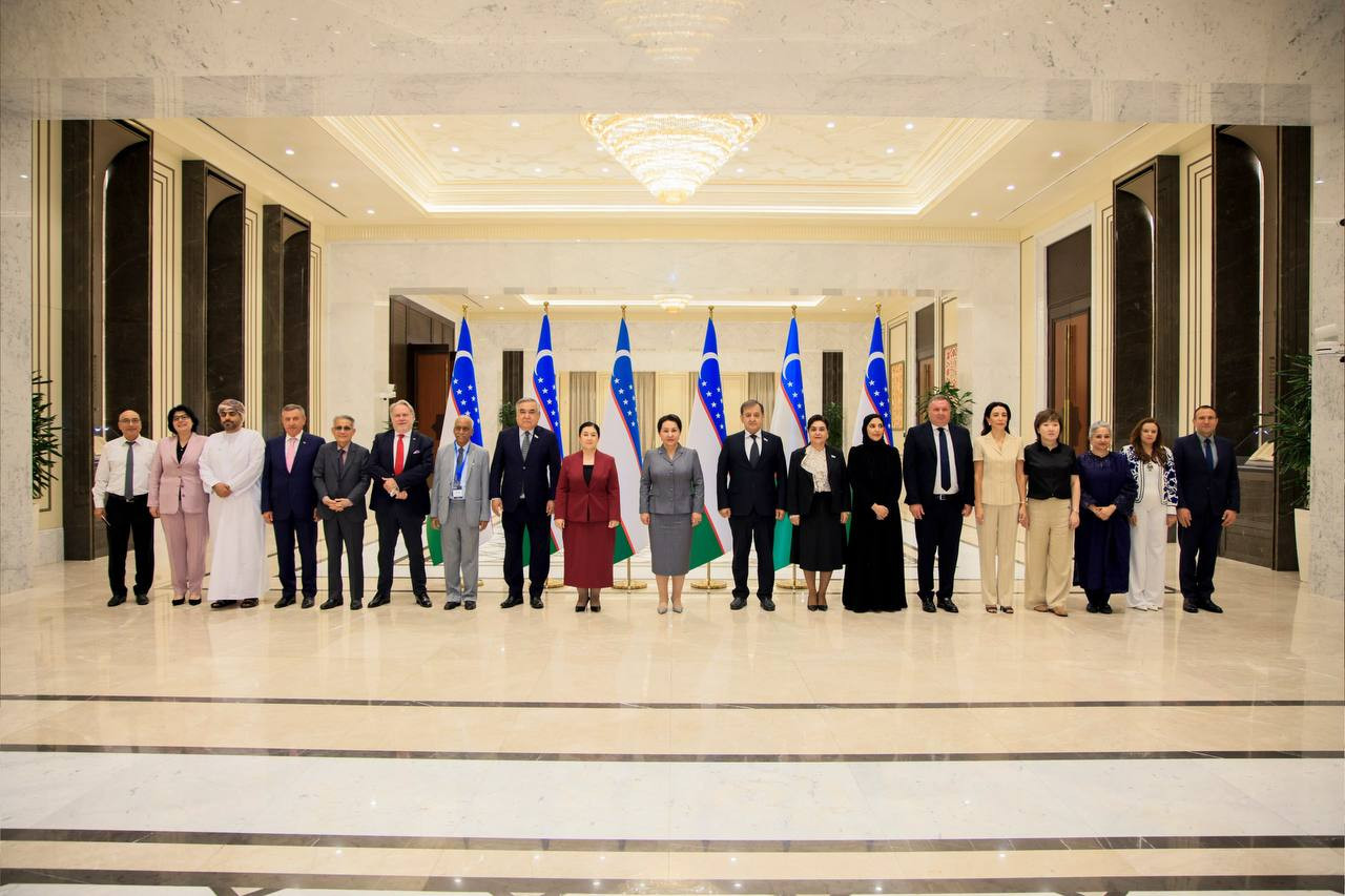 Senat Raisi xorijiy davlatlar va xalqaro tashkilotlarning inson huquqlari boʻyicha vakillari bilan uchrashdi