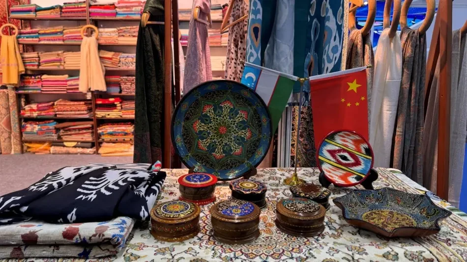 Guanchjoudagi xalqaro ko‘rgazmada o‘zbek milliy mahsulotlari namoyish qilindi