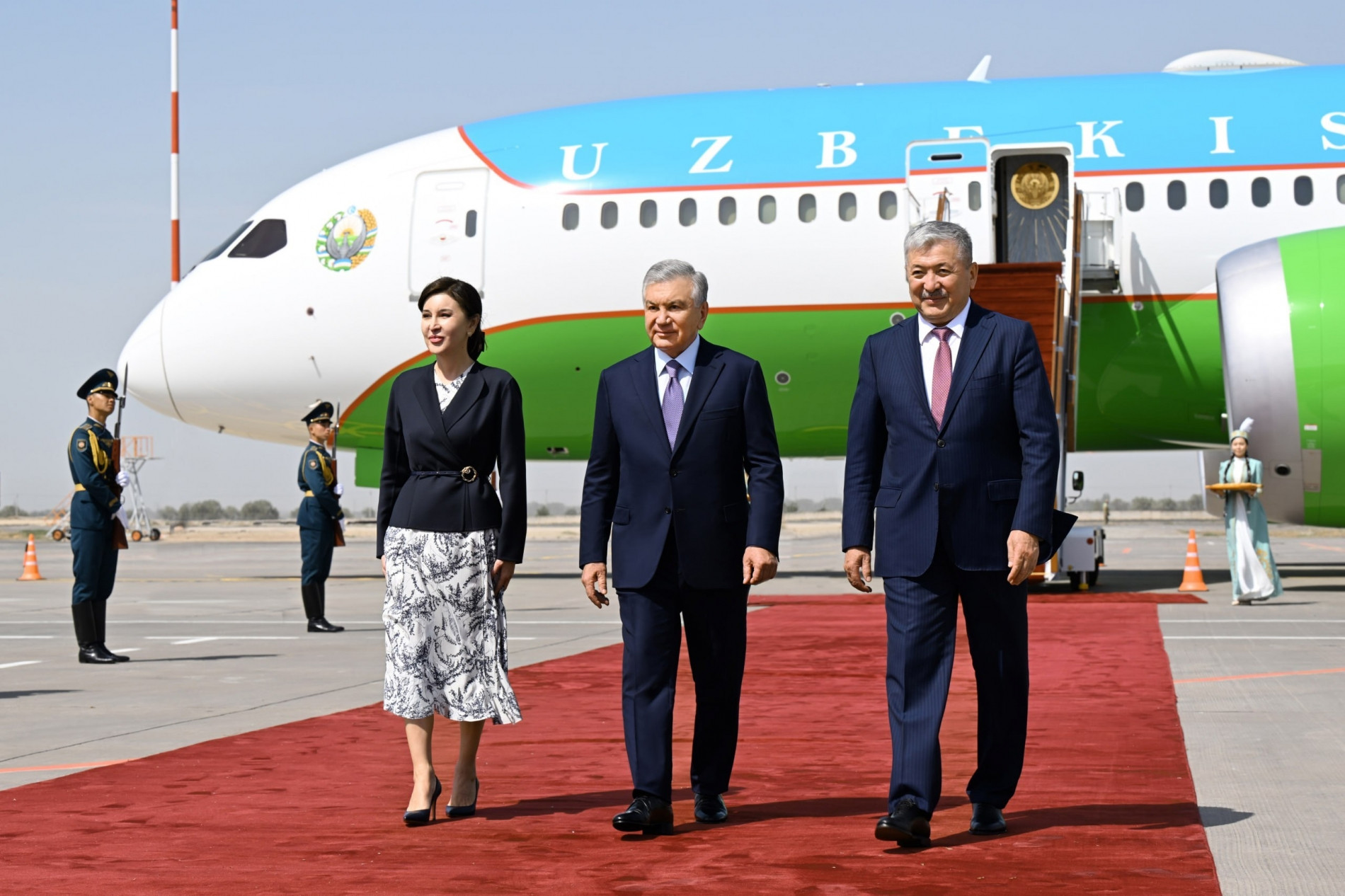 Oʻzbekiston Prezidenti Bishkek shahriga keldi