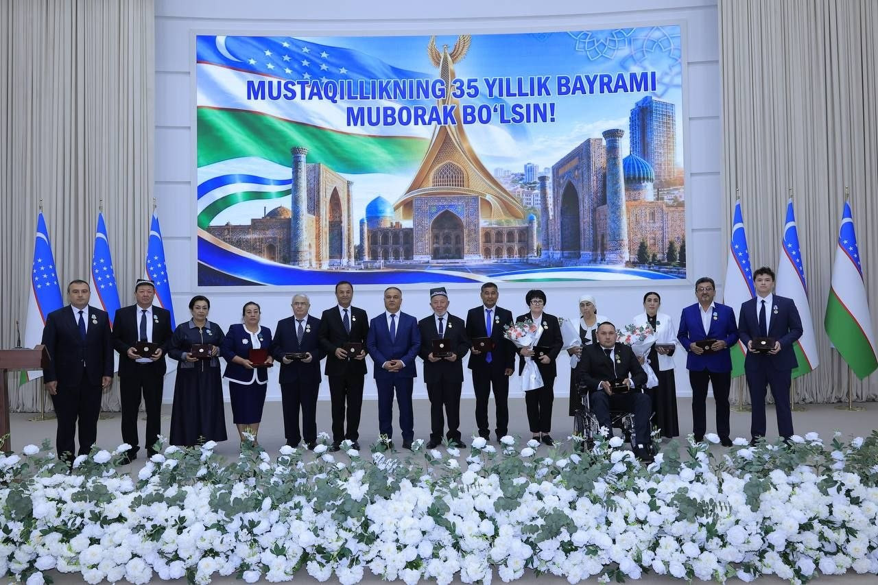 Davlat mukofotlari oʻz egalariga topshirildi
