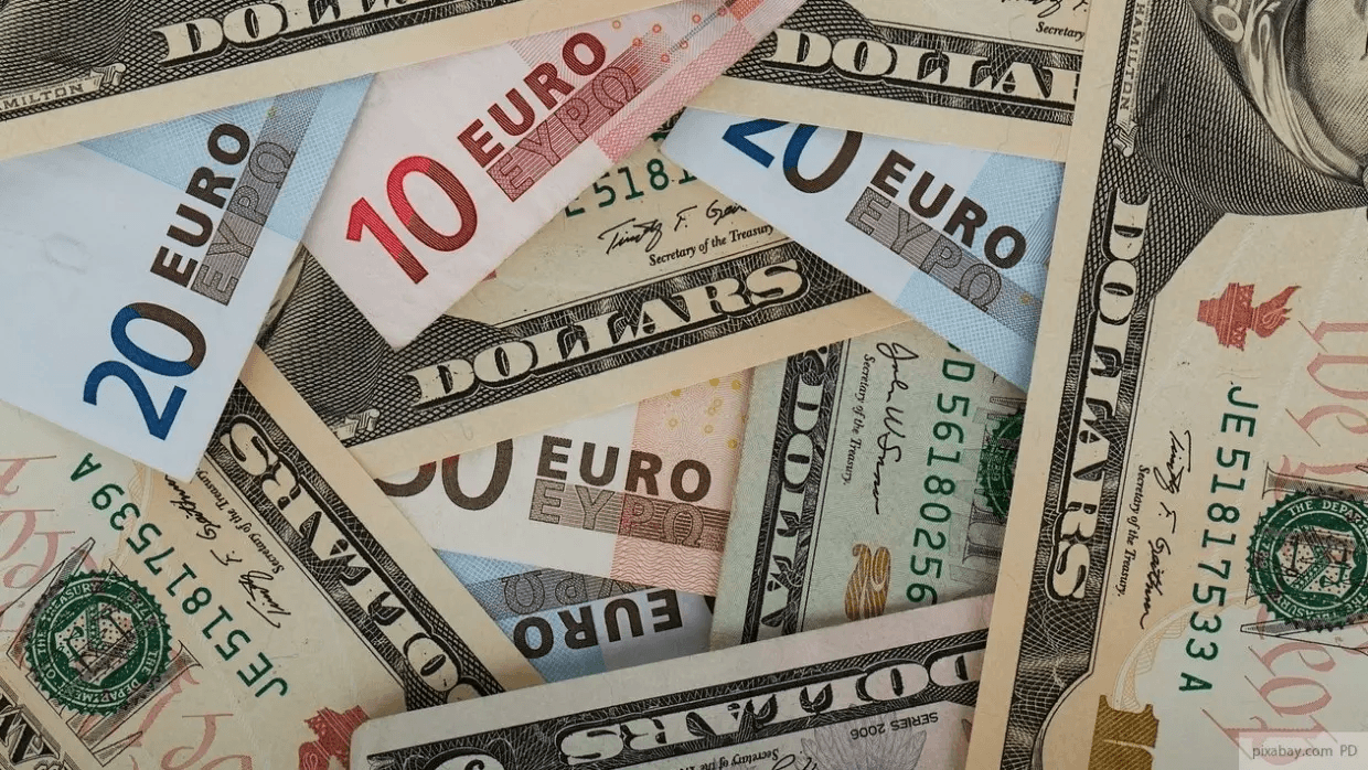 Спрос на иностранную валюту в Узбекистане вырос до 44,3 миллиарда долларов