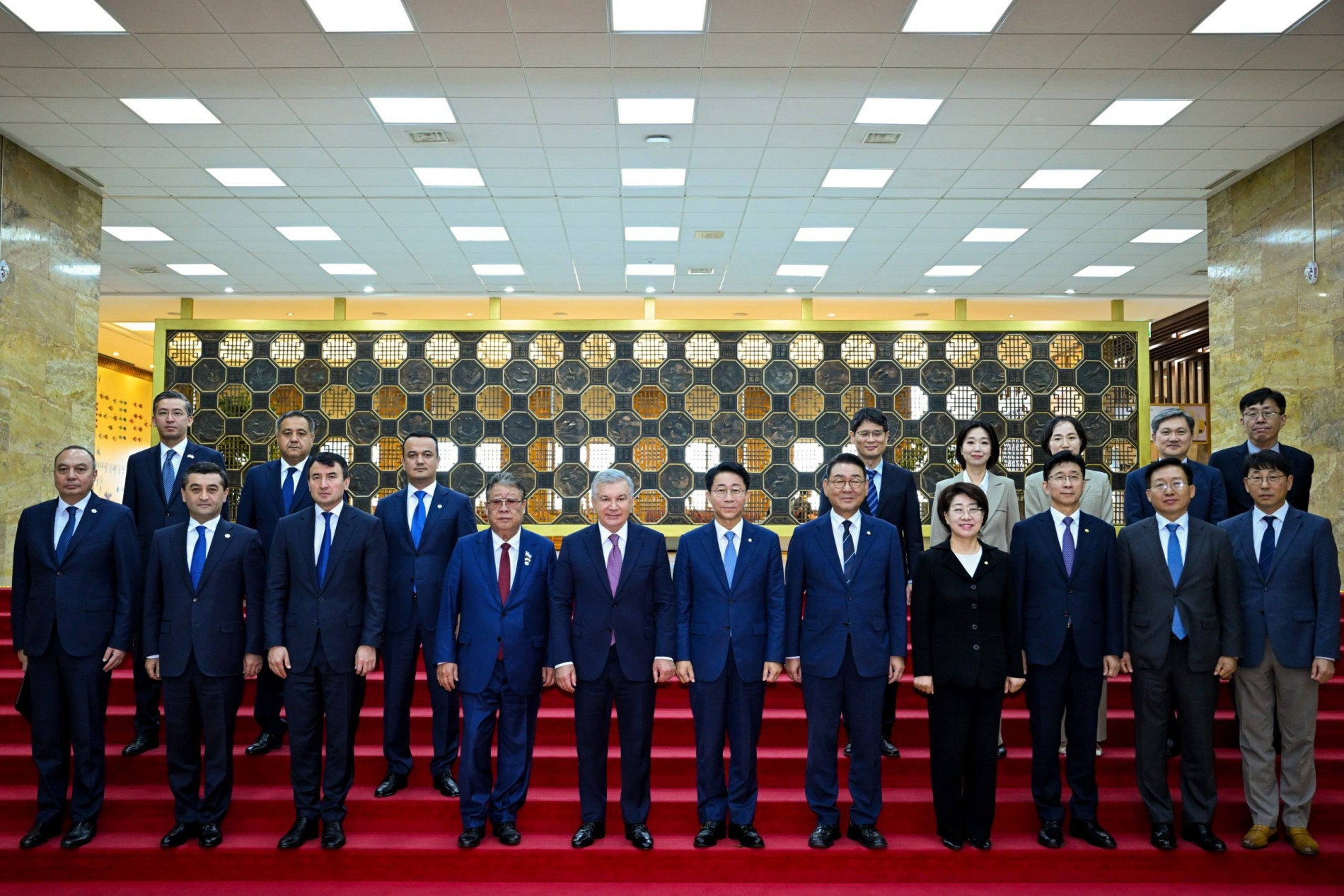 O‘zbekiston Respublikasi Prezidenti Koreya Respublikasi Milliy Assambleyasi Spikeri bilan uchrashdi